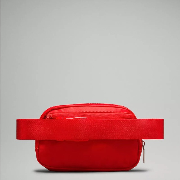Lululemon Everywhere Belt Bag 1L- Hot Heat - Picture 5 of 6